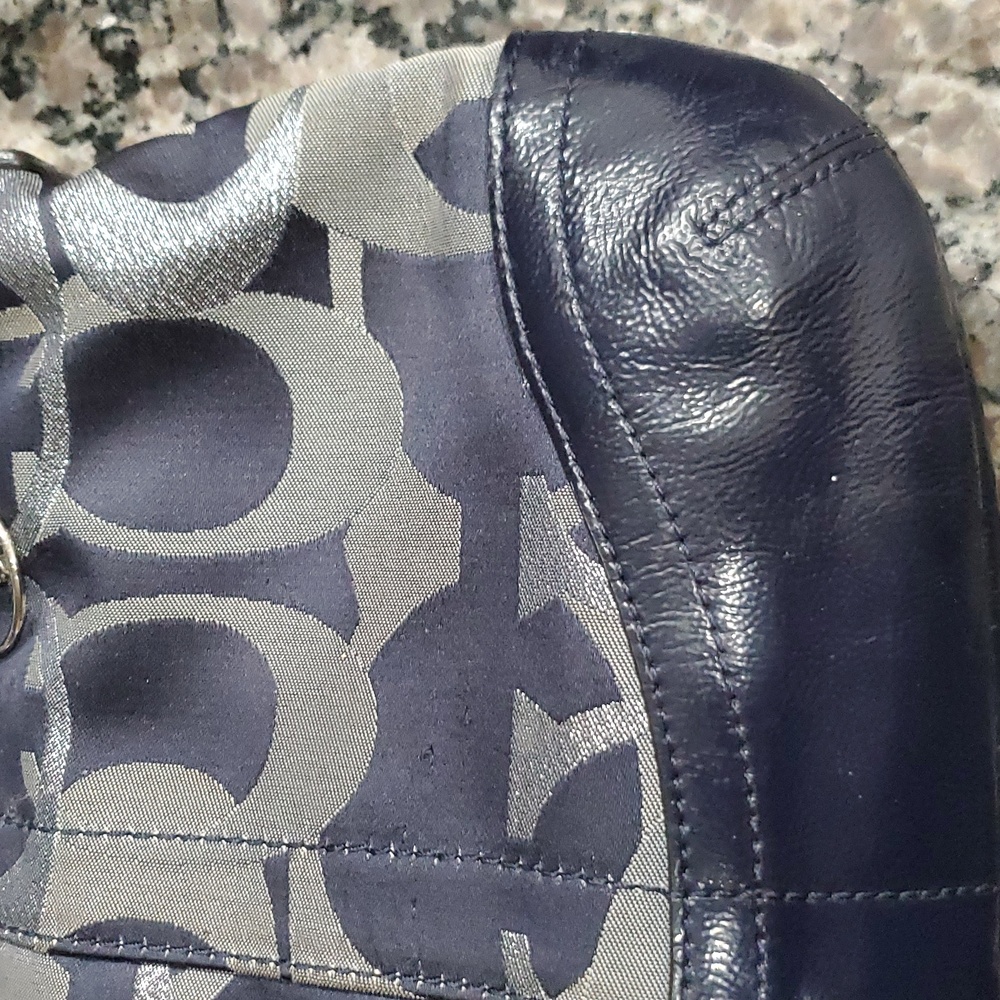 Coach Handbag 👜 - Picture 8 of 15